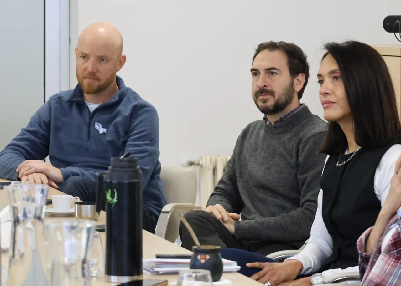 El intendente Esteban Allasino, Rodolfo Benitez y Erika Villarruel