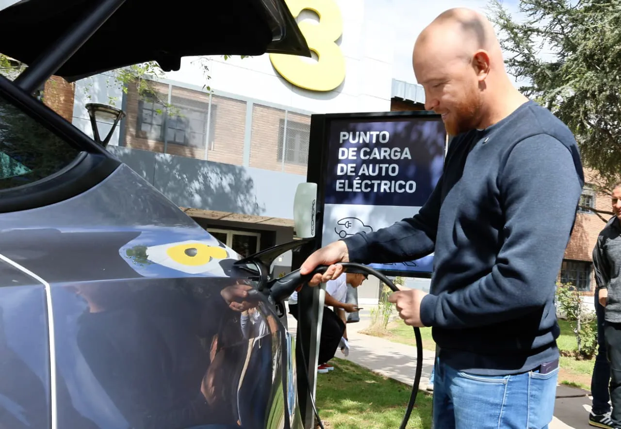 Allasino realizando la prueba de carga