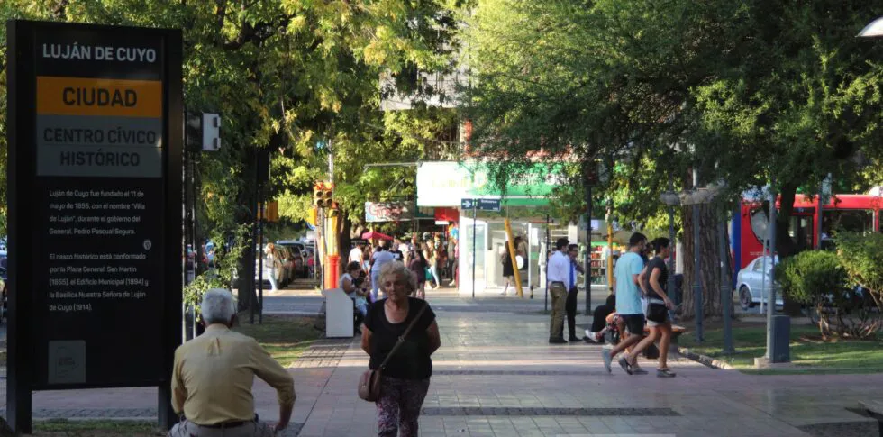 5f6d064348da0-980x485