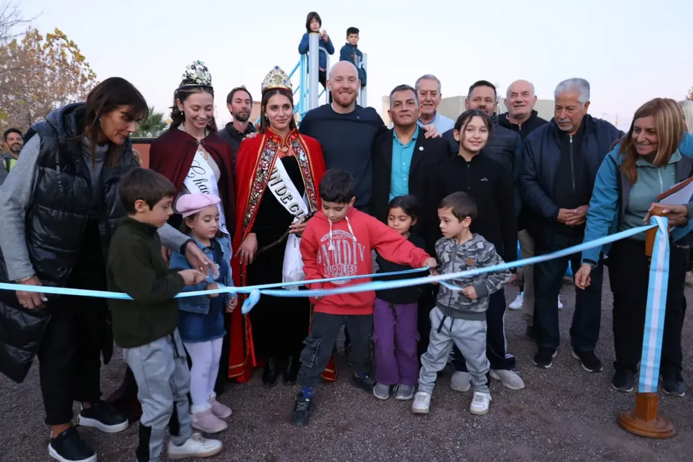 Corte de cinta del nuevo espacio