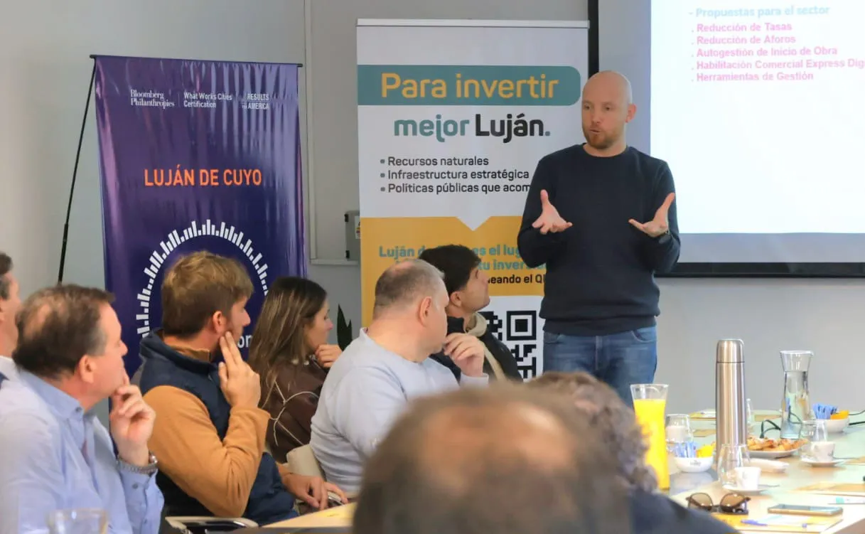 Allasino junto a los desarrolladores inmobiliarios